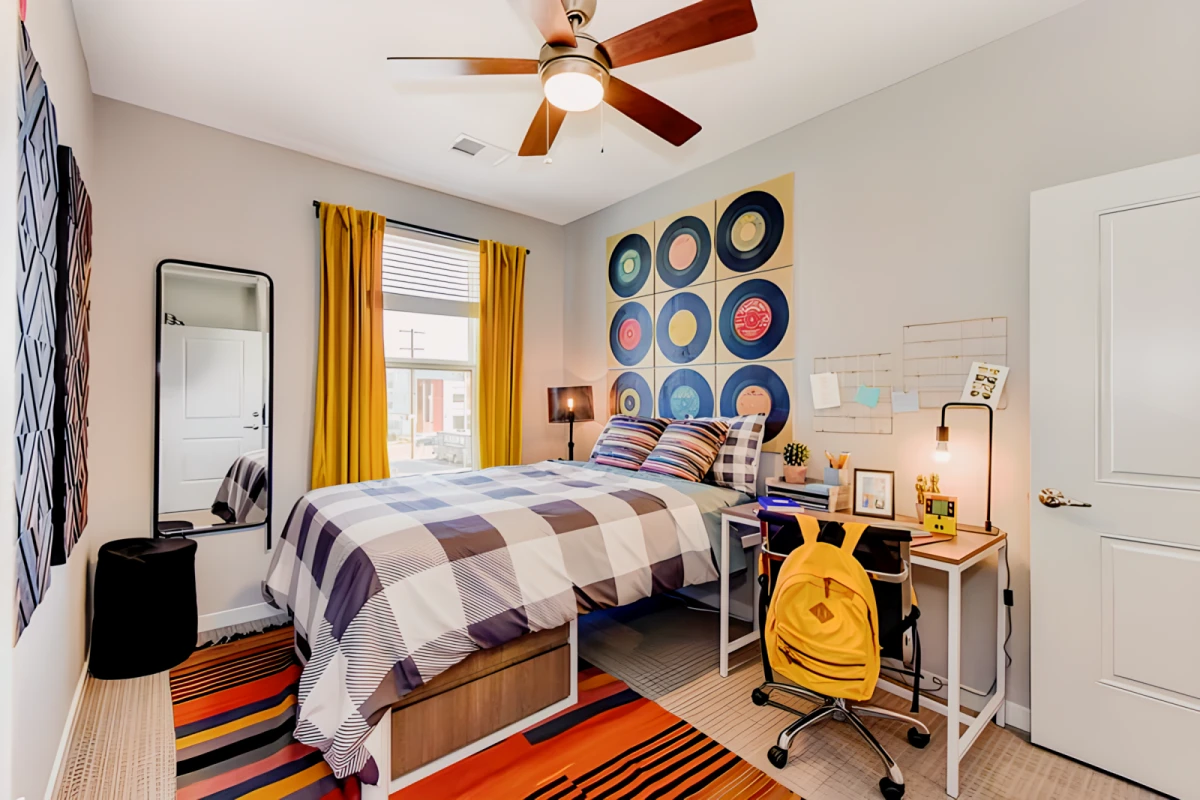 4 Bed 4 Bath D3 Semi-Shared