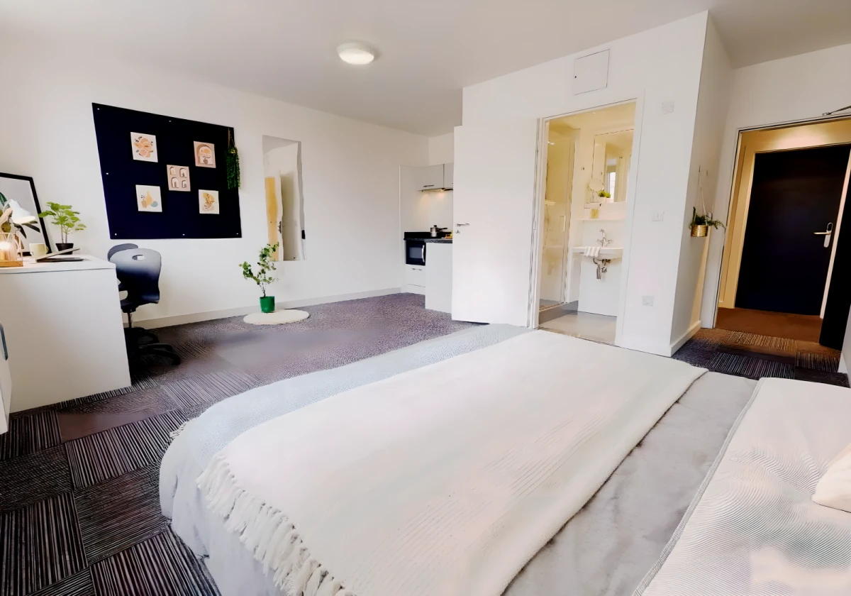 iQ Newland House