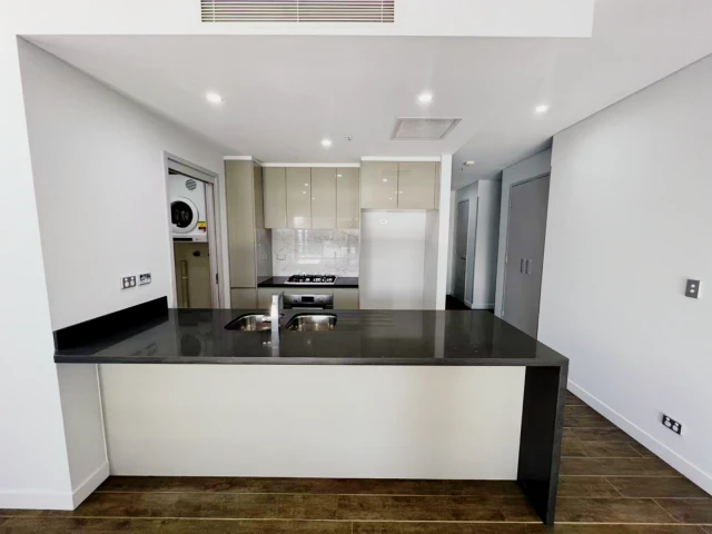2 bed 2 bath with study