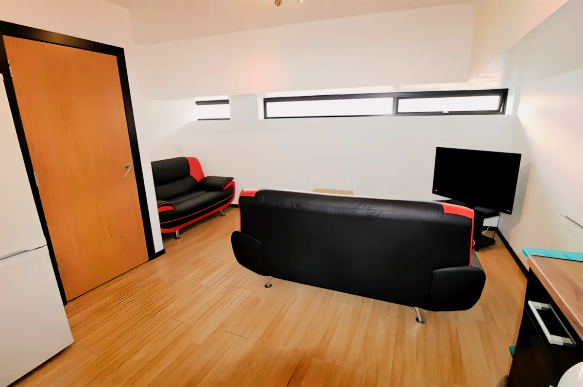4 Bed 2 Bath