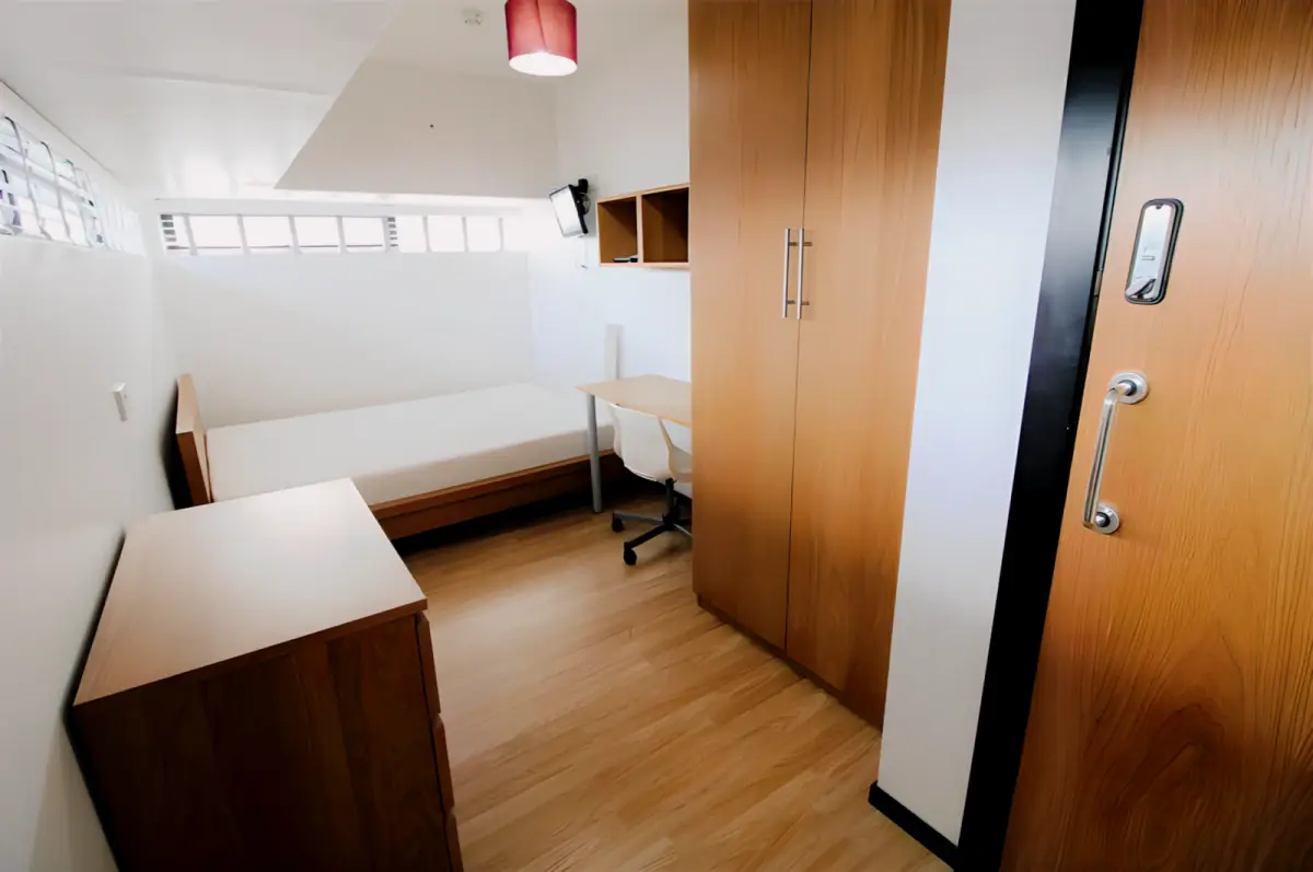 4 Bed 2 Bath