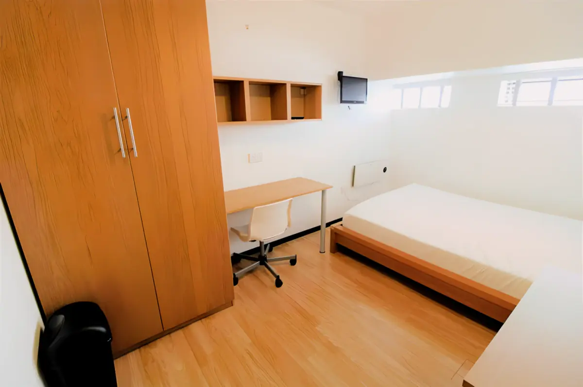 4 Bed 2 Bath