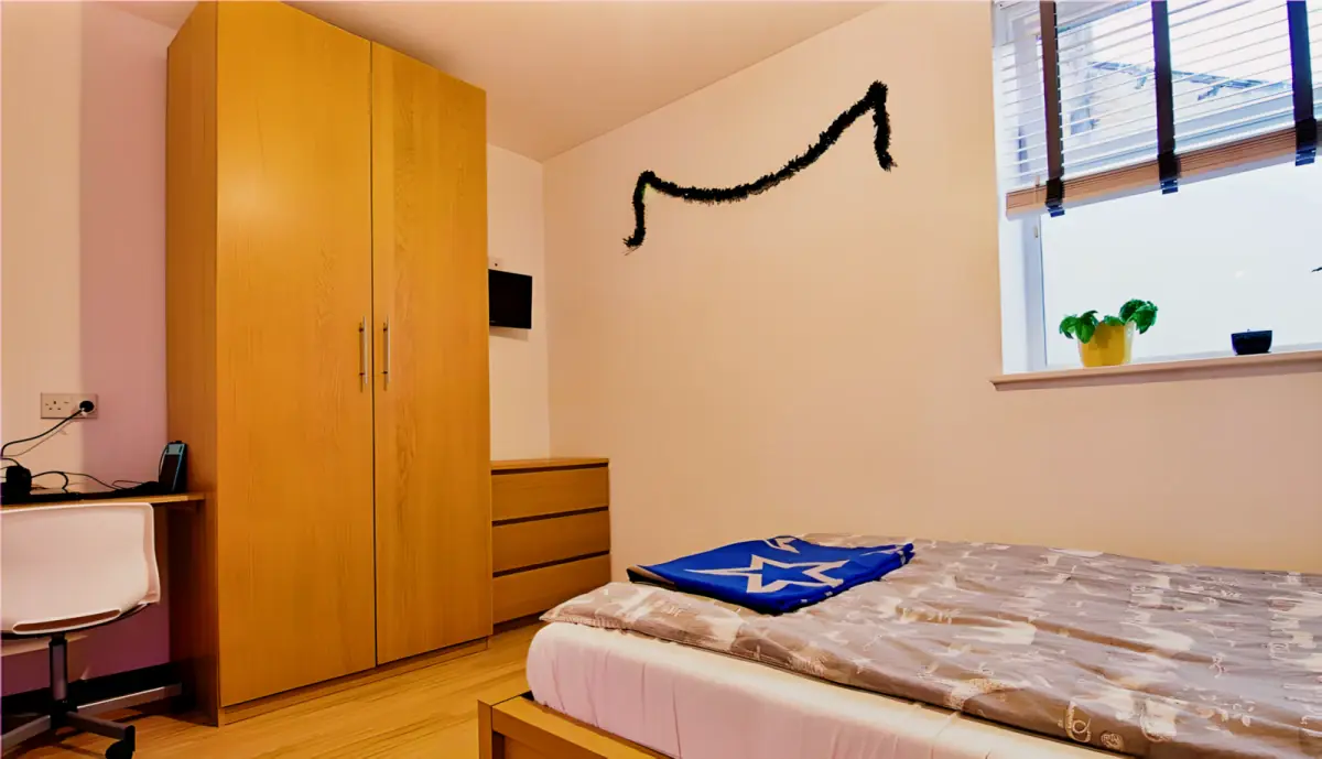 5 Bed 2 Bath