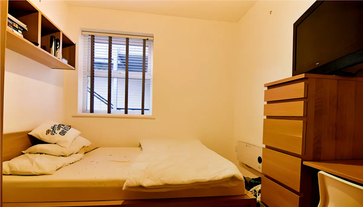 5 Bed 2 Bath