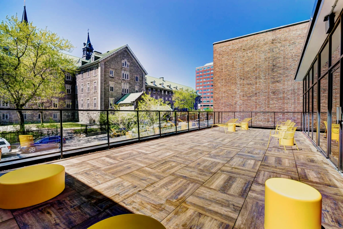 Outdoor Features