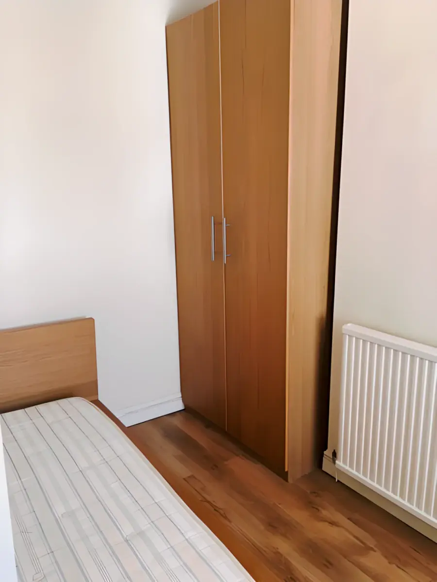 4 Bed 1 Bath