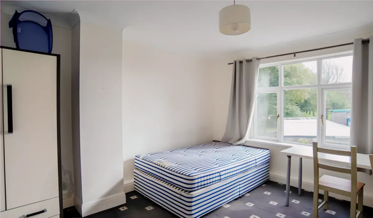4 Bed 1 Bath