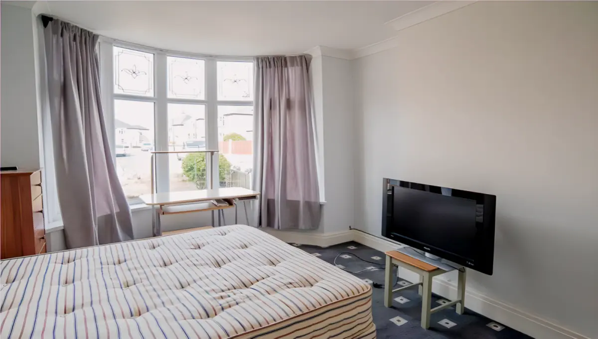 4 Bed 1 Bath