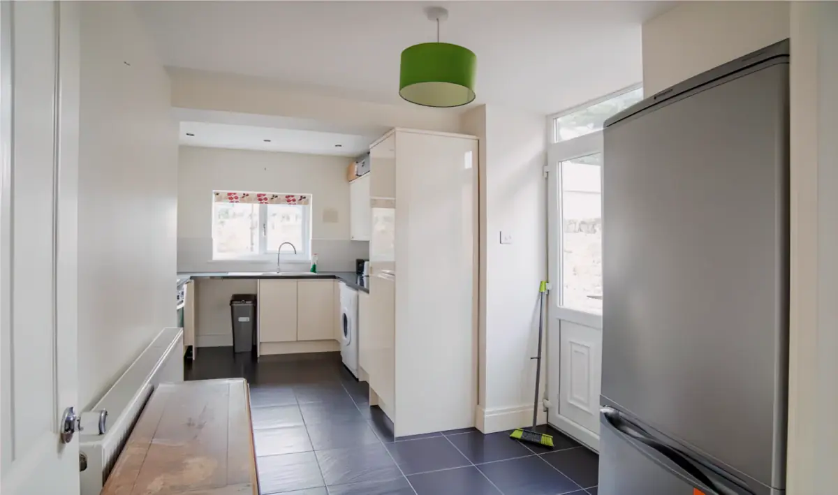 4 Bed 1 Bath
