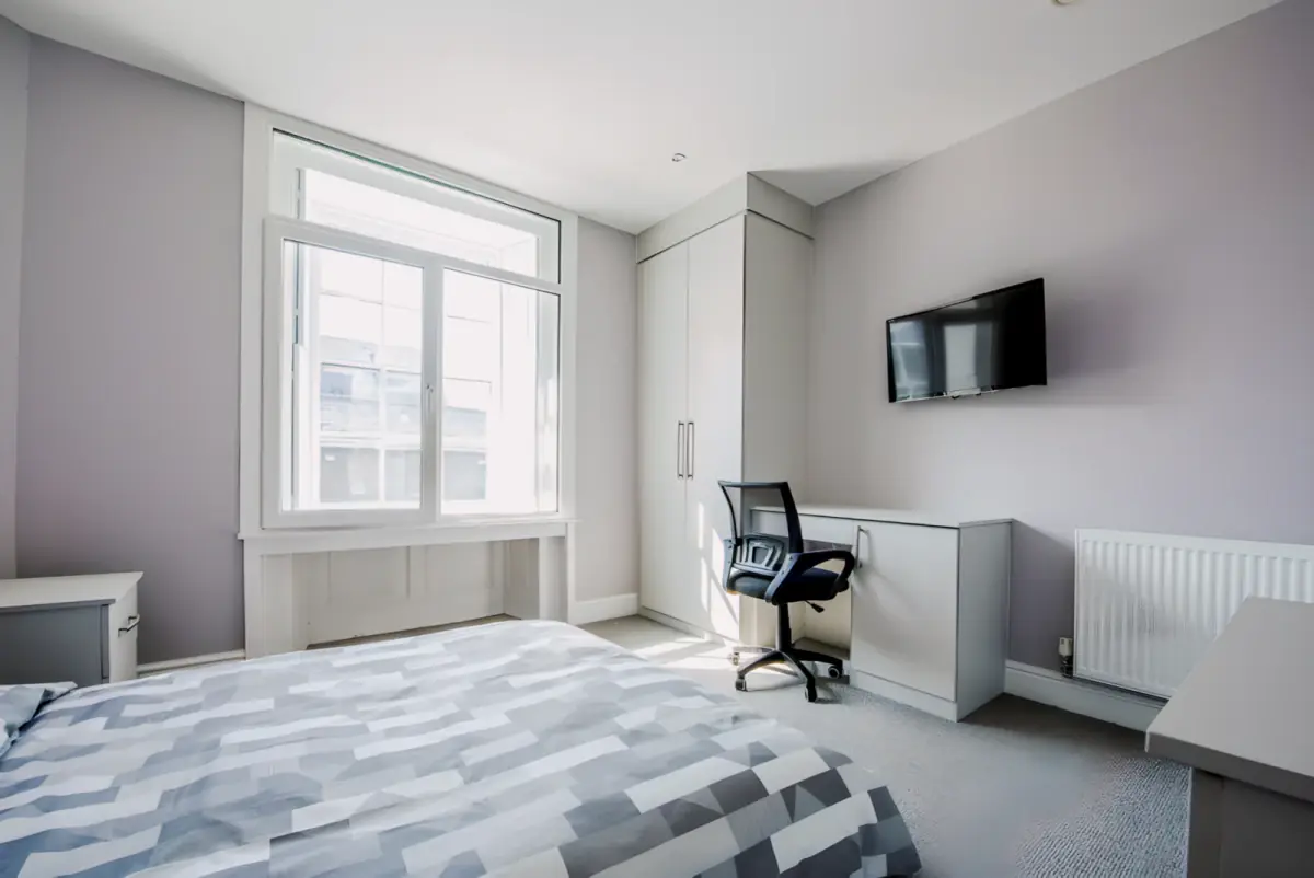 4 Bed 4 Bath
