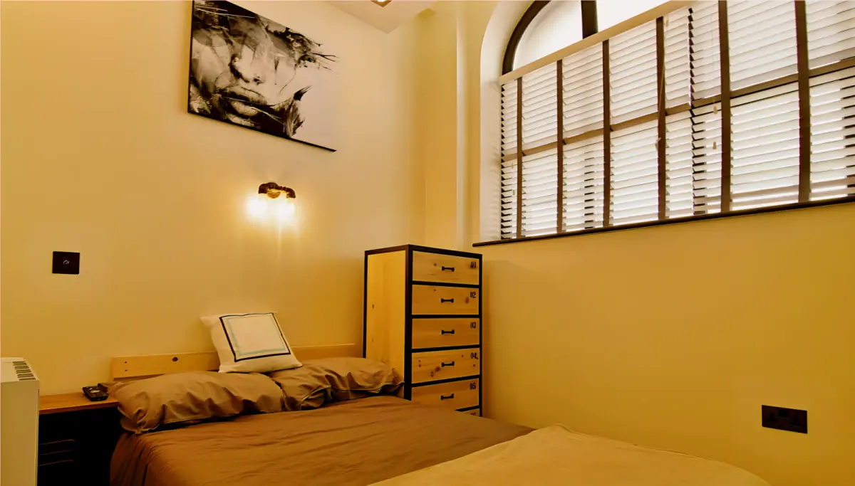 5 Bed 2 Bath