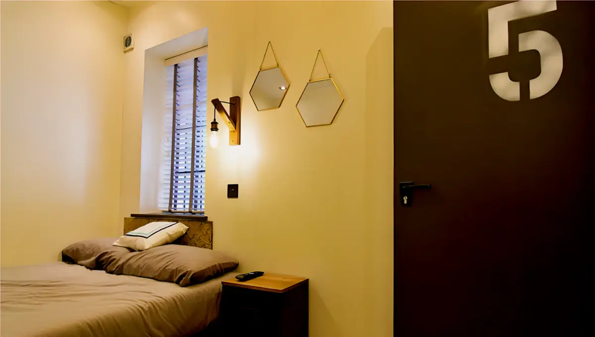 5 Bed 2 Bath