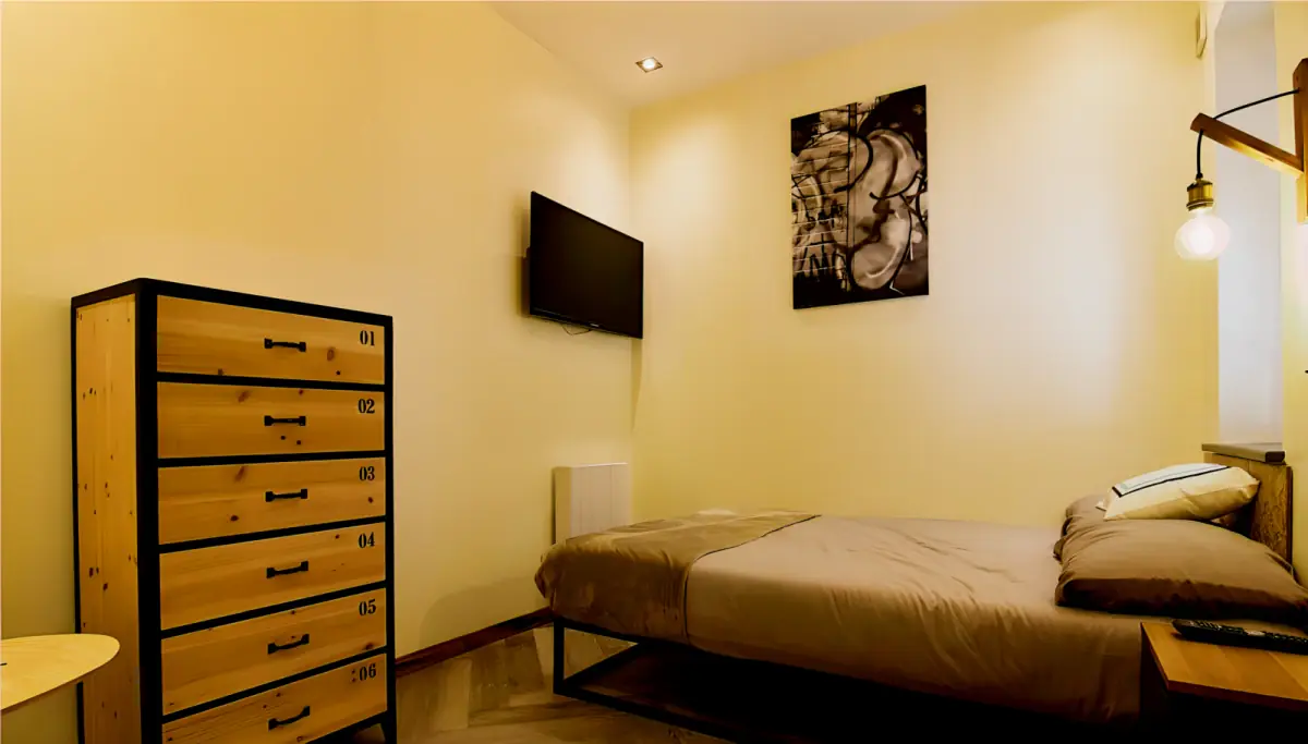 5 Bed 2 Bath