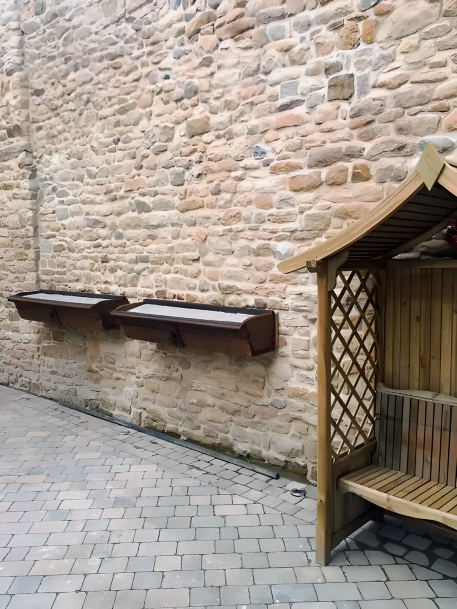 Outdoor Features