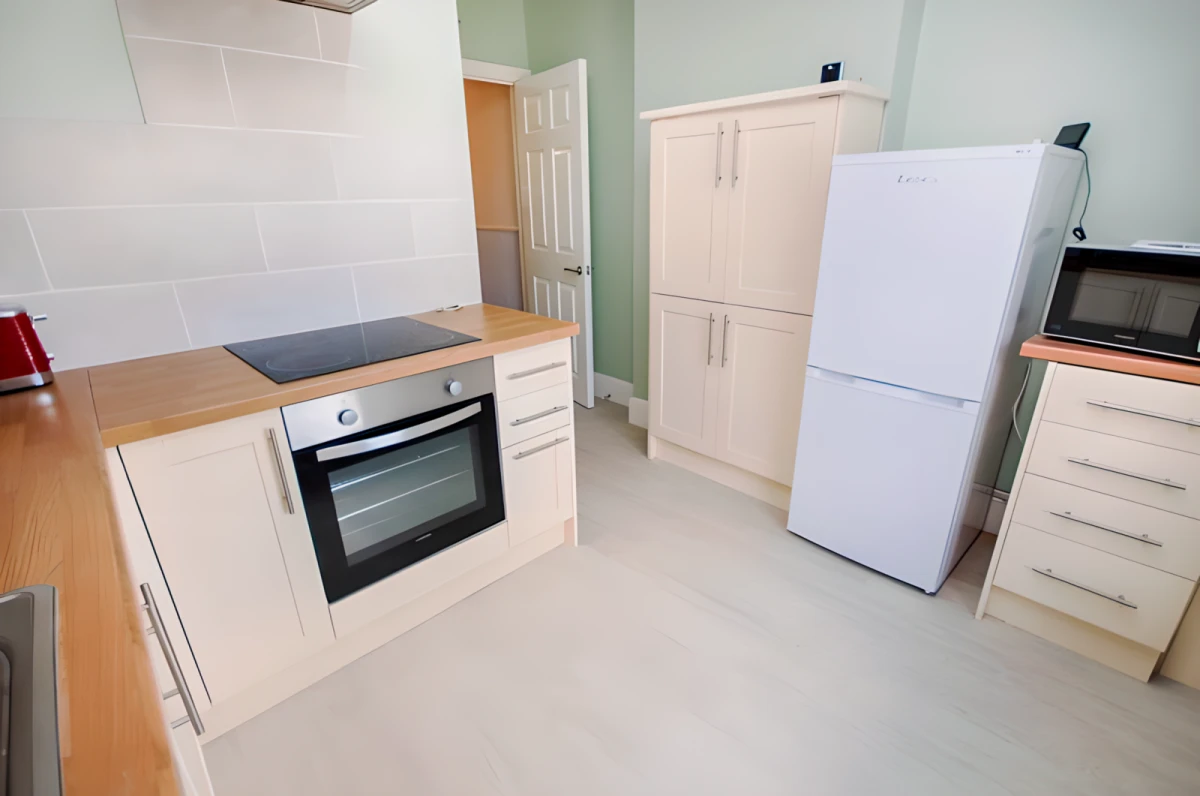 2 bedrooms 1.5 bathrooms