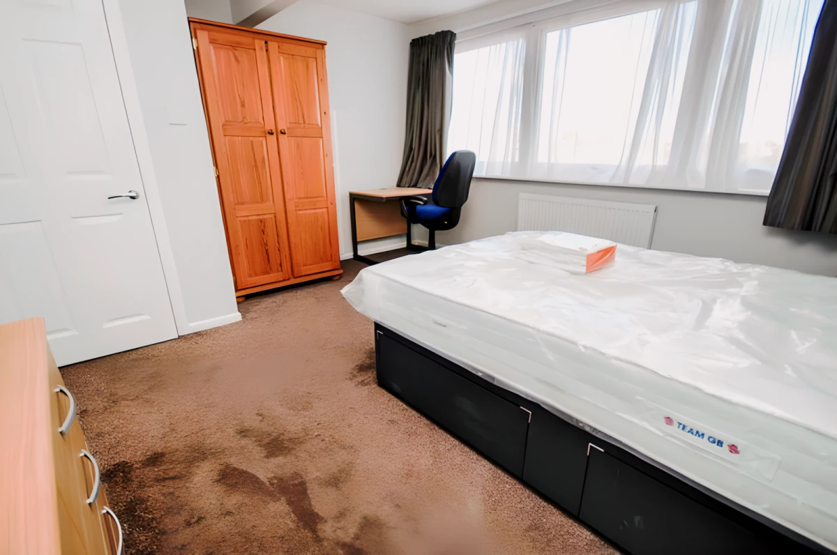 2 bedrooms 1.5 bathrooms