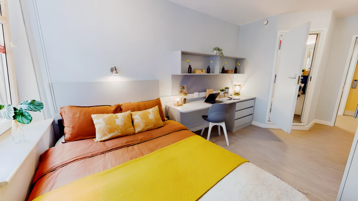 iQ Tufnell House, London N7 0EG