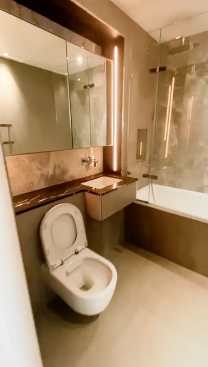 2 Bedroom 1 Bathroom Flat75