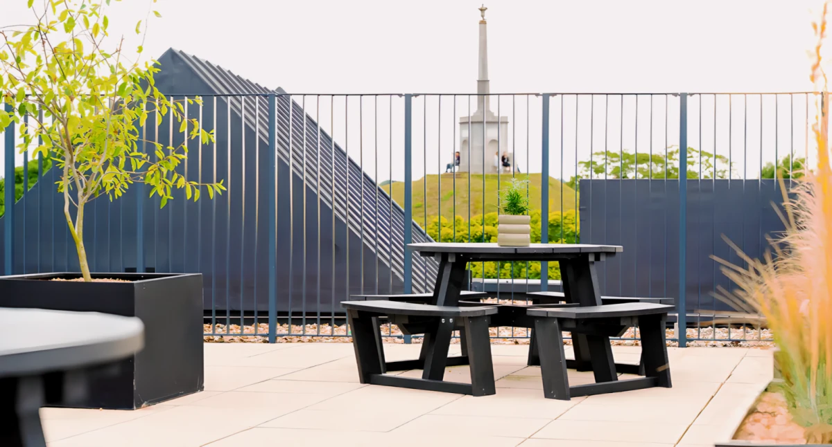 Outdoor Features