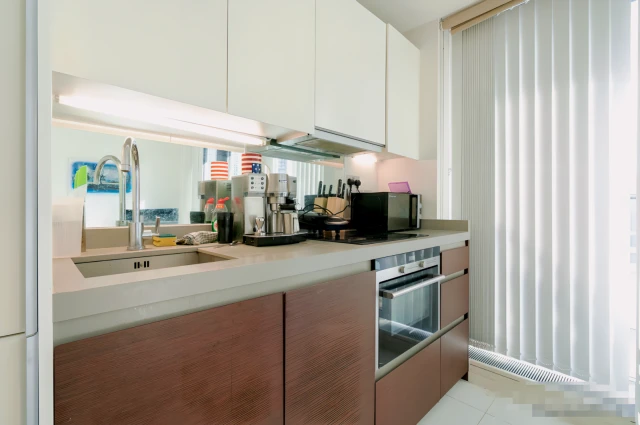 Studio Flat 222