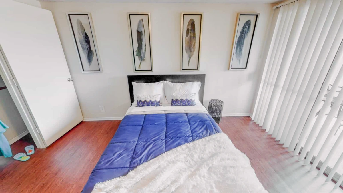 1 Rooms view 4