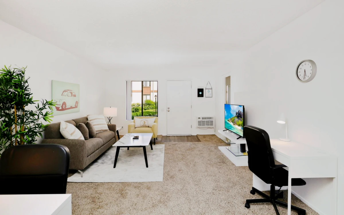 Private Room in 2 bed