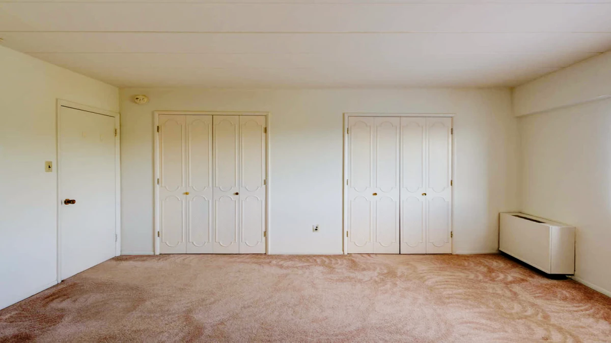 1 Rooms view 2