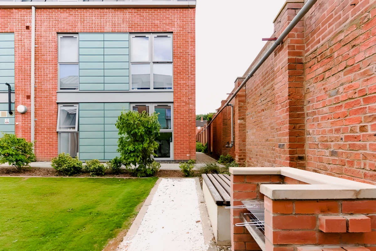 Outdoor Features