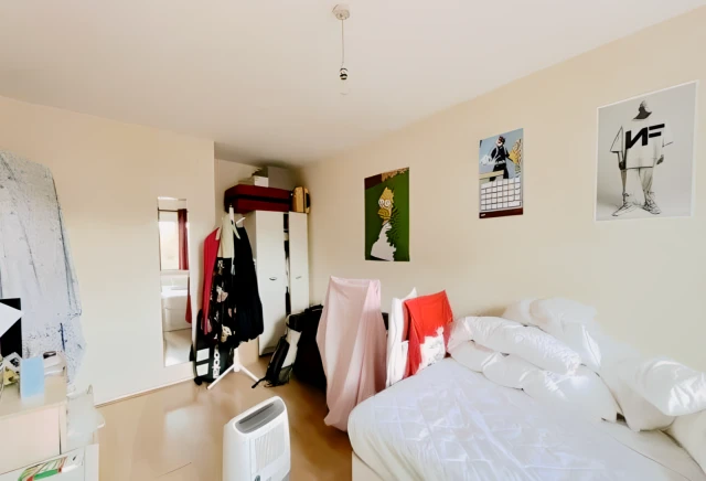 4 Bedroom 1 Bathroom