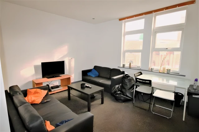 4 Bedroom 2 Bathroom