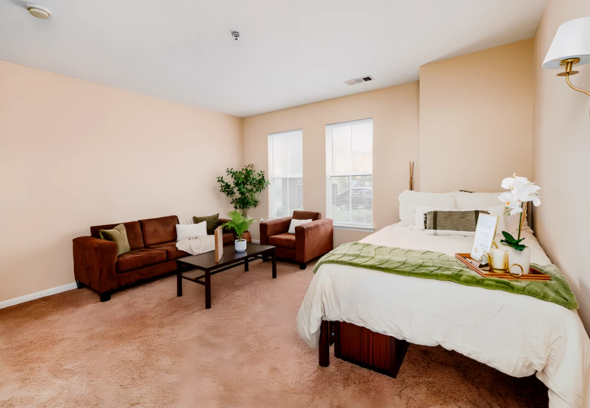 3 Rooms view 1