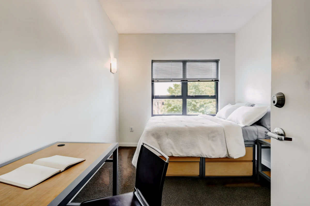 3 Rooms view 1