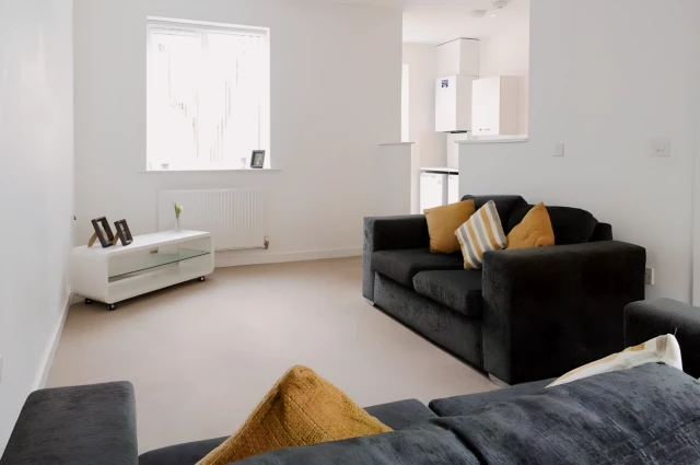 4 Bedroom 1 Bathroom
