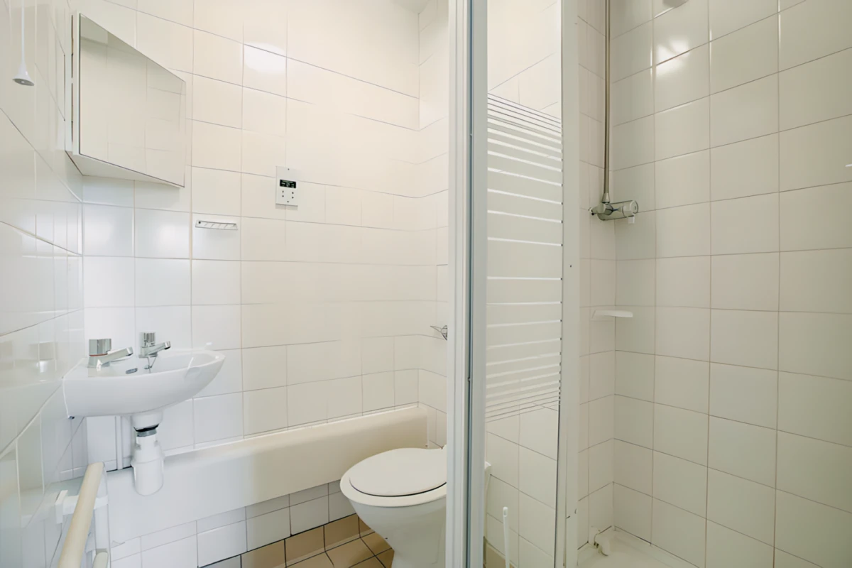Standard Ensuite