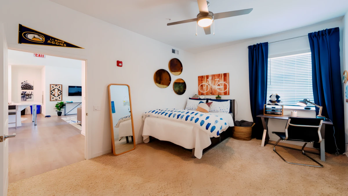 4 Rooms view 1