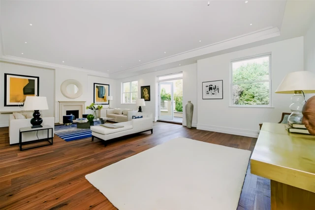 6 Bed 4 Bath, 2