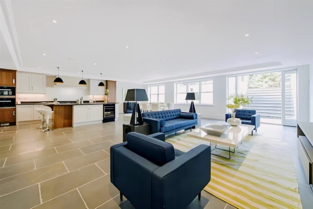 6 Bed 4 Bath, 2