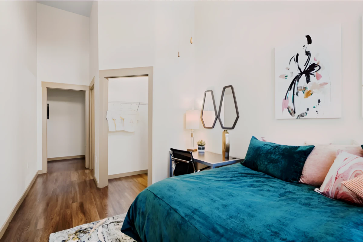 4 Rooms view 1