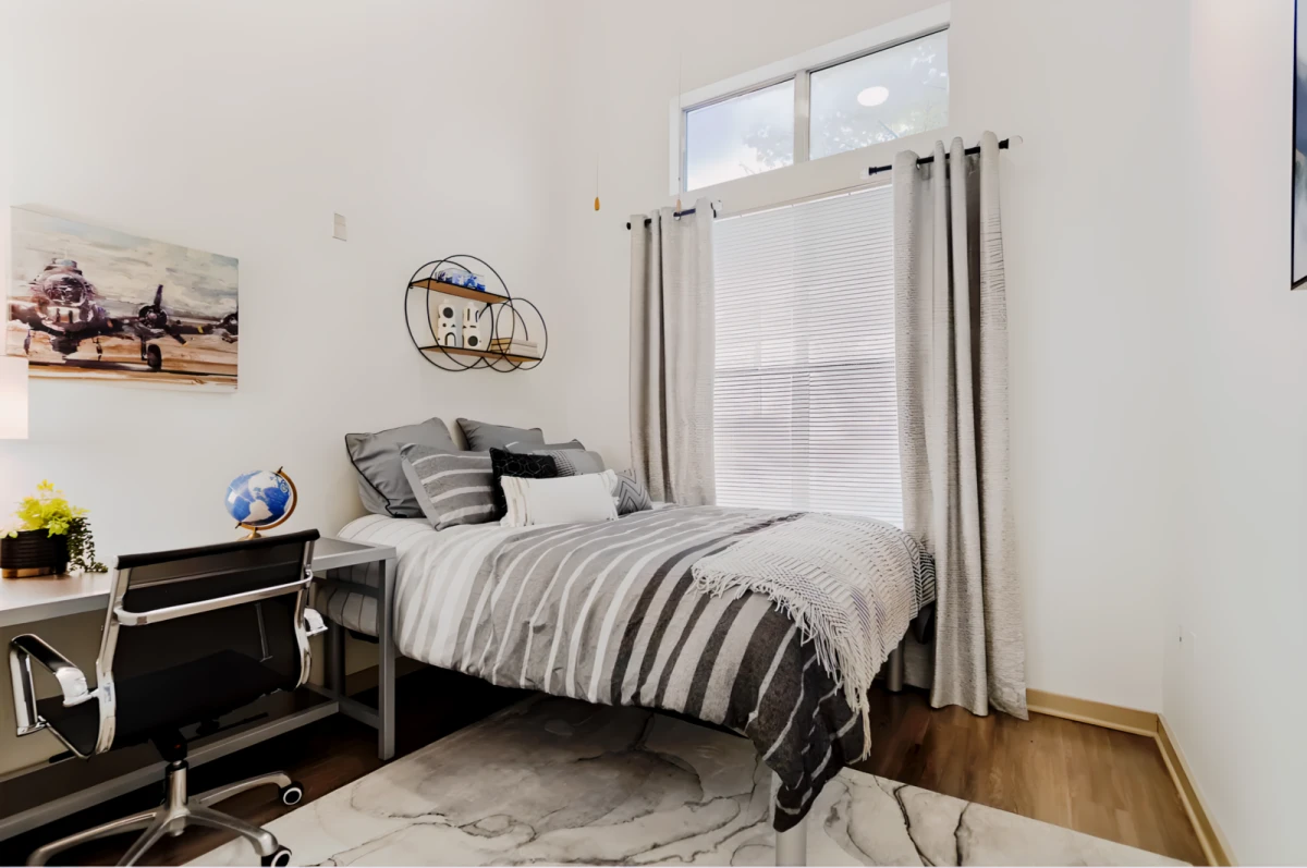 2 Rooms view 4