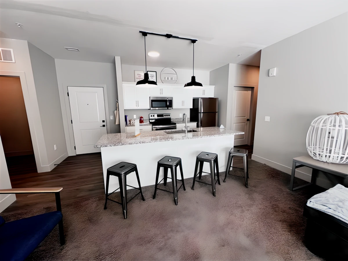 5 Rooms view 1