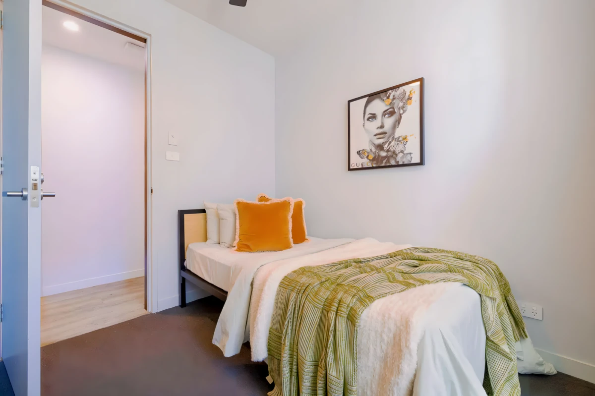 4 Rooms view 1