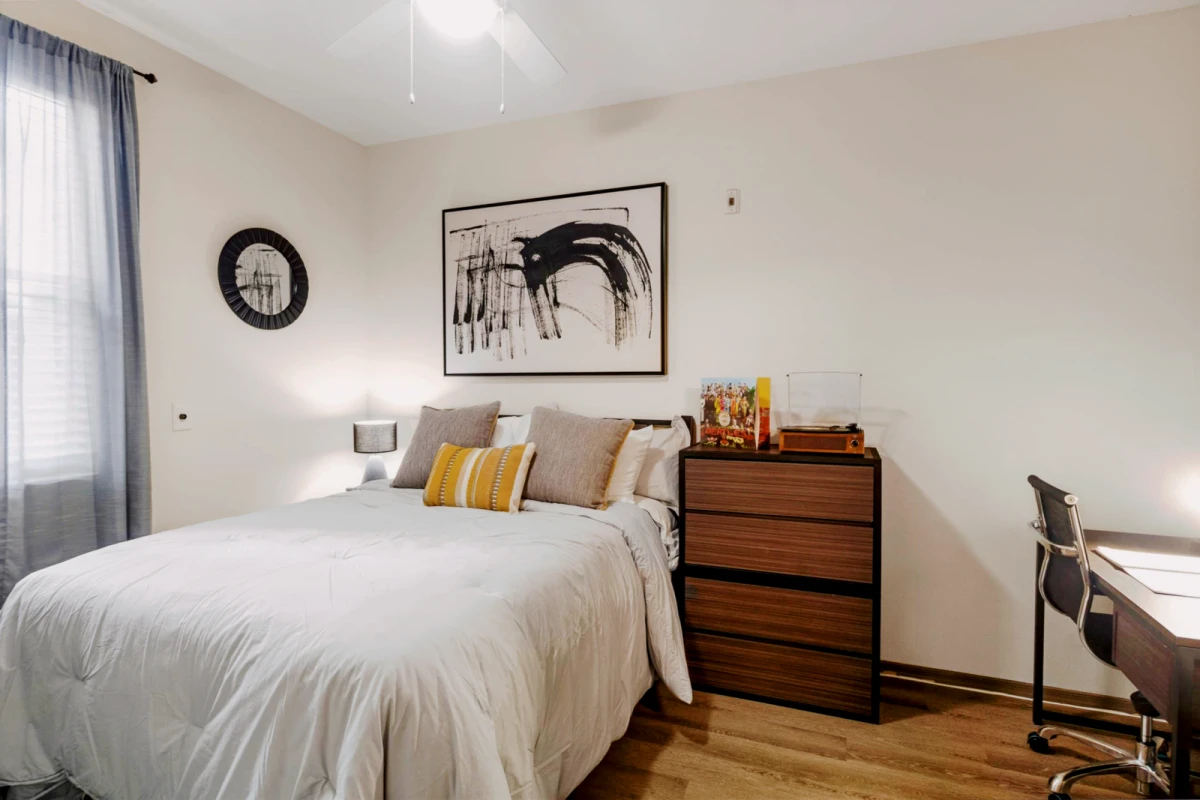 2BR/2BA Rooms view 3