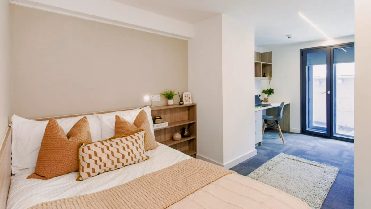 Deluxe Plus Single Ensuite