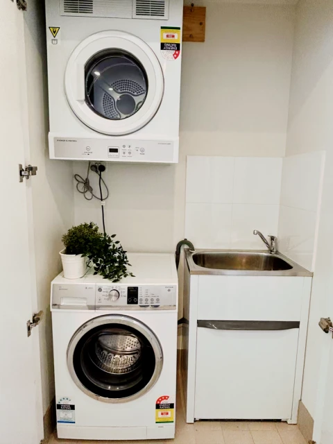 2 bed 2 bath