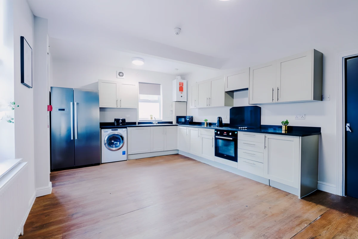 33 Elmsthorpe Avenue