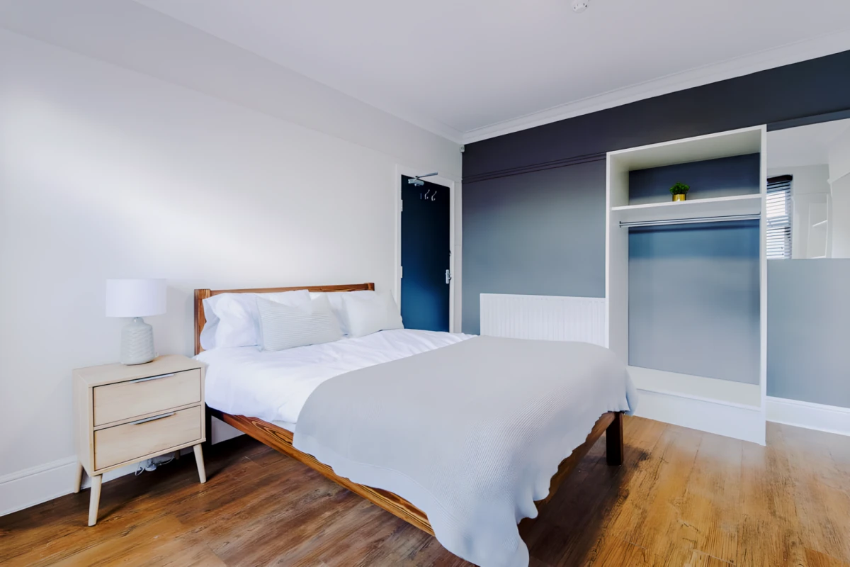 5 Bed 2 Bath