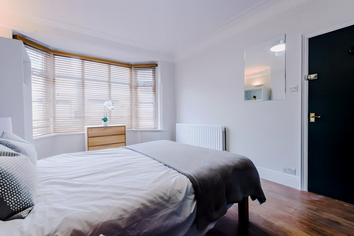 25 Elmsthorpe Avenue