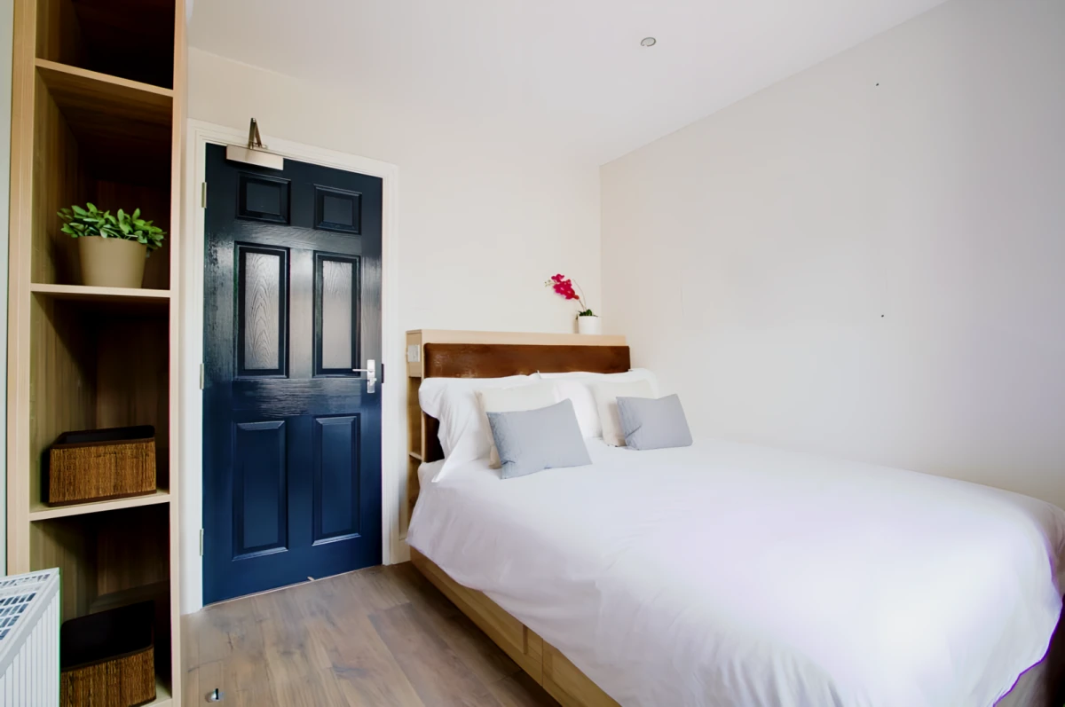 7 Bed 2 Bath