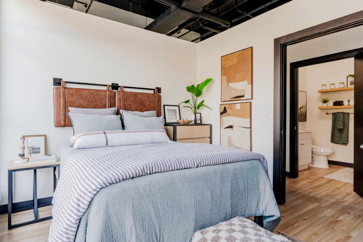 2 Bed, 1.5 Bath Classic Renovated