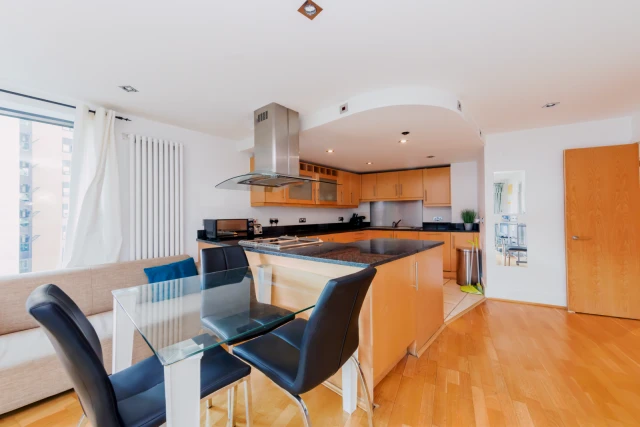 2 Bedroom 2 Bathroom Flat 141